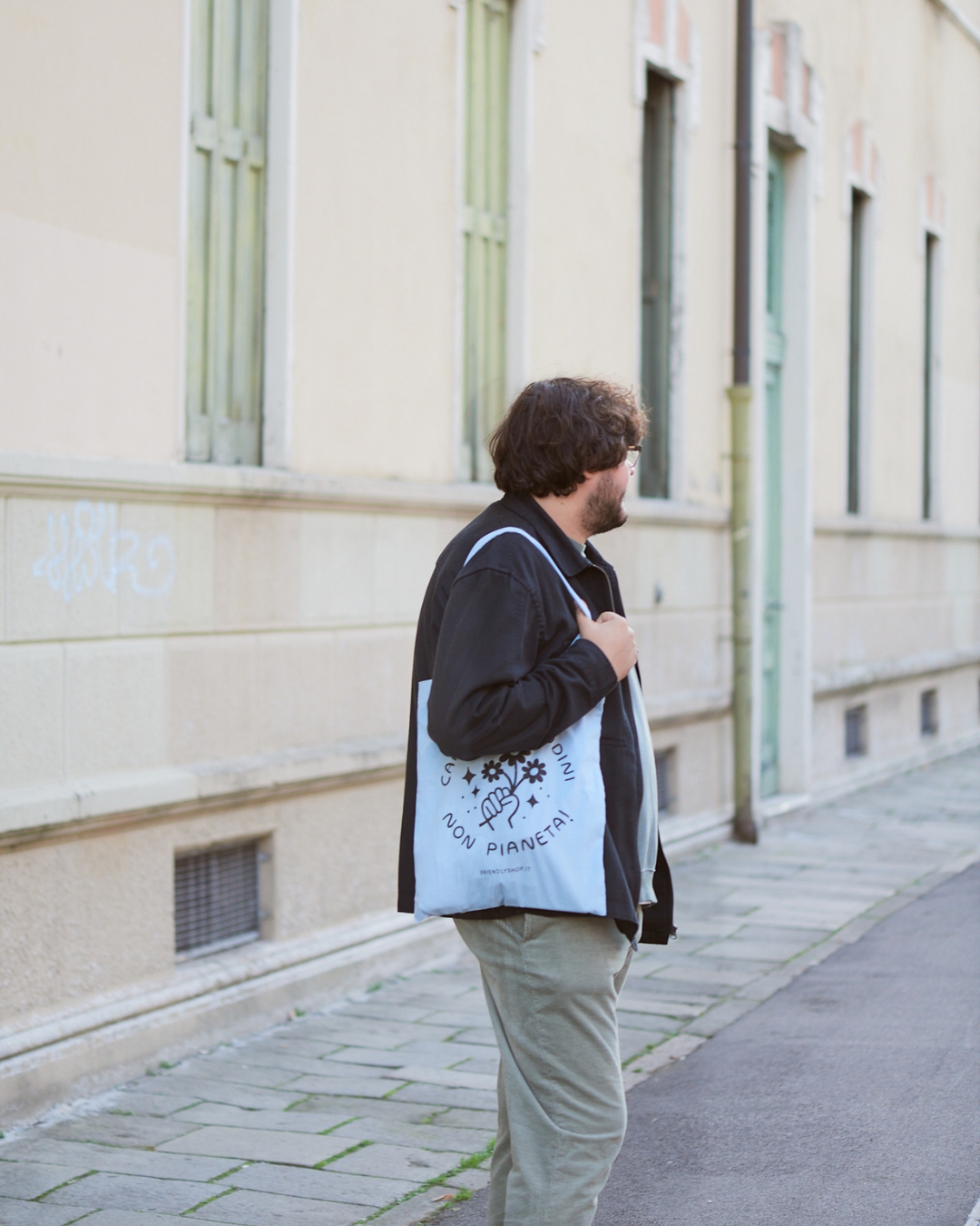 Friendly shop tote bag in cotone biologico utilizzo tesla