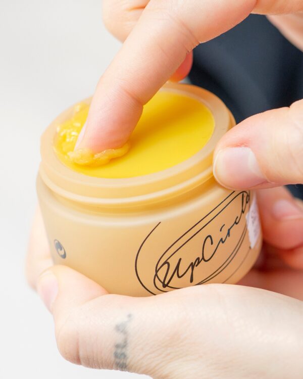 Upcircle Balsamo Viso Struccante In Utilizzo