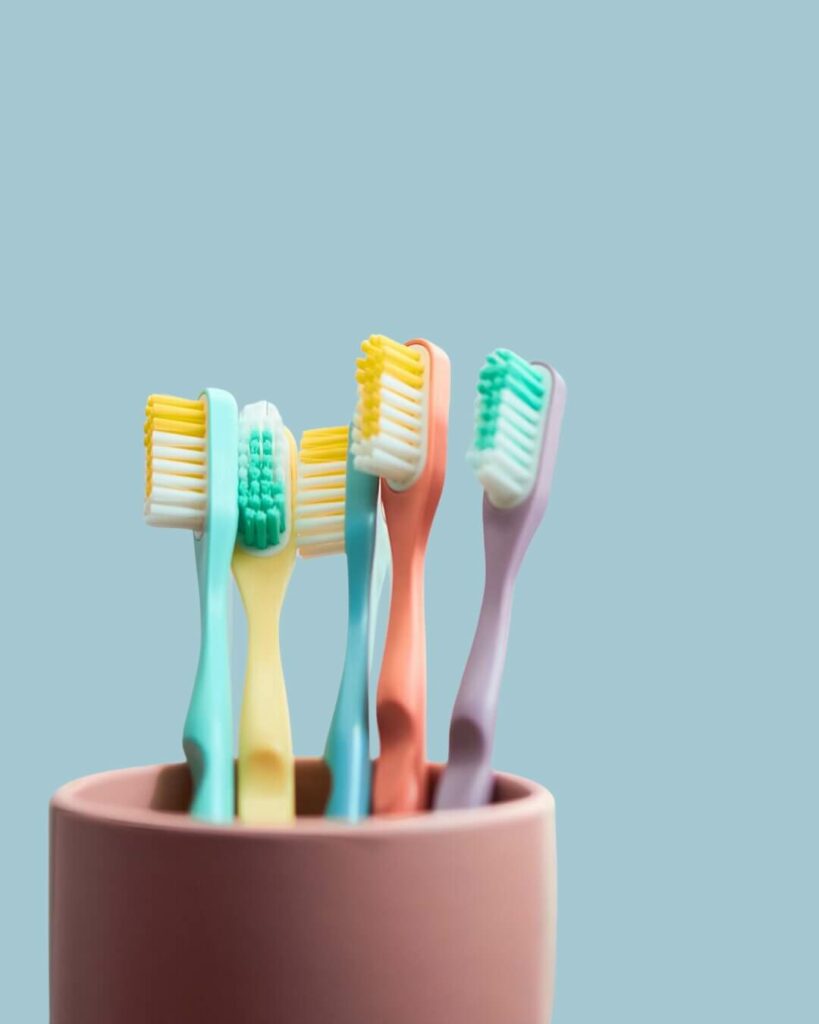 Spazzolino da denti in plastica, in bambù o con testina intercambiabile