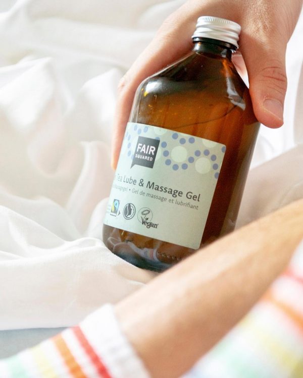 Fair Squared Gel Lubrificante Al The Verde Dettaglio In Mano