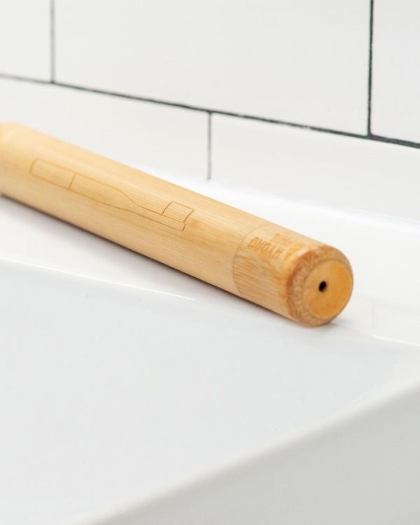 Hydrophil Custodia In Bambu Per Spazzolino In Utilizzo