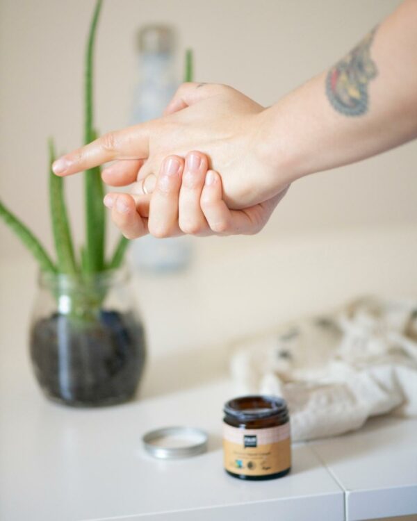 Fair Squared Crema Mani Applicazione