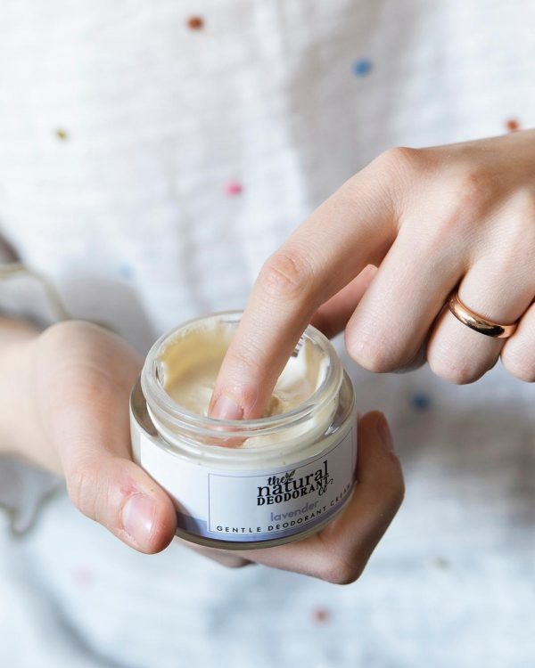 The Natural Deodorant Deodorante In Crema Per Pelli Sensibili Texture