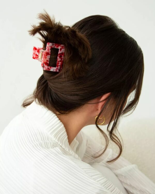 Sasstie Molletta Capelli Liberty Valentine Red Indossata